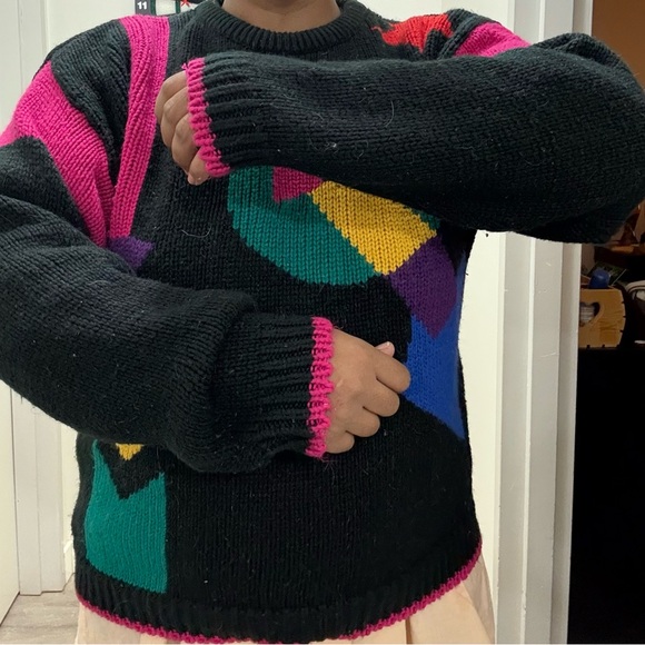 Vintage Black Sweater with Bold Geometric Design - Picture 2 of 3